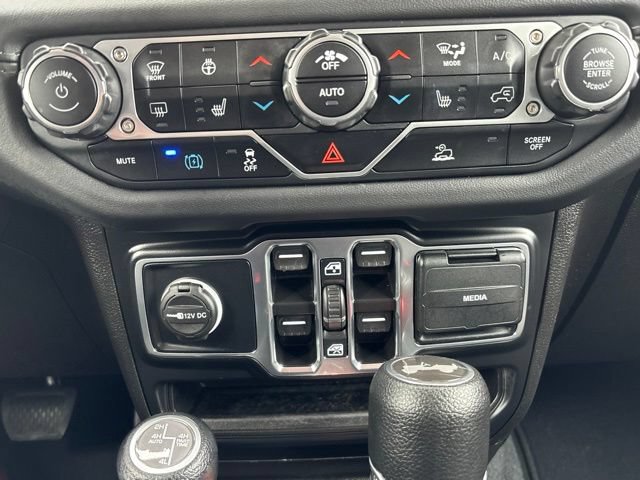Used 2024 Jeep Wrangler Unlimited Sahara AWD/4WD image 23