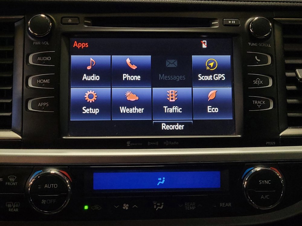 Used 2018 Toyota Highlander Plus FWD image 25