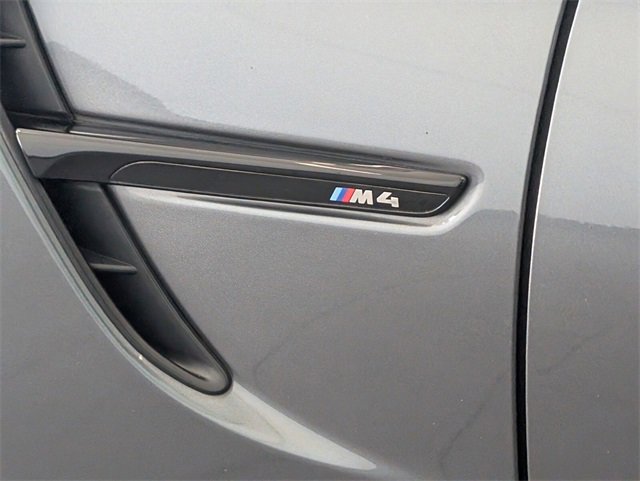 Used 2018 BMW M4 Convertible image 5