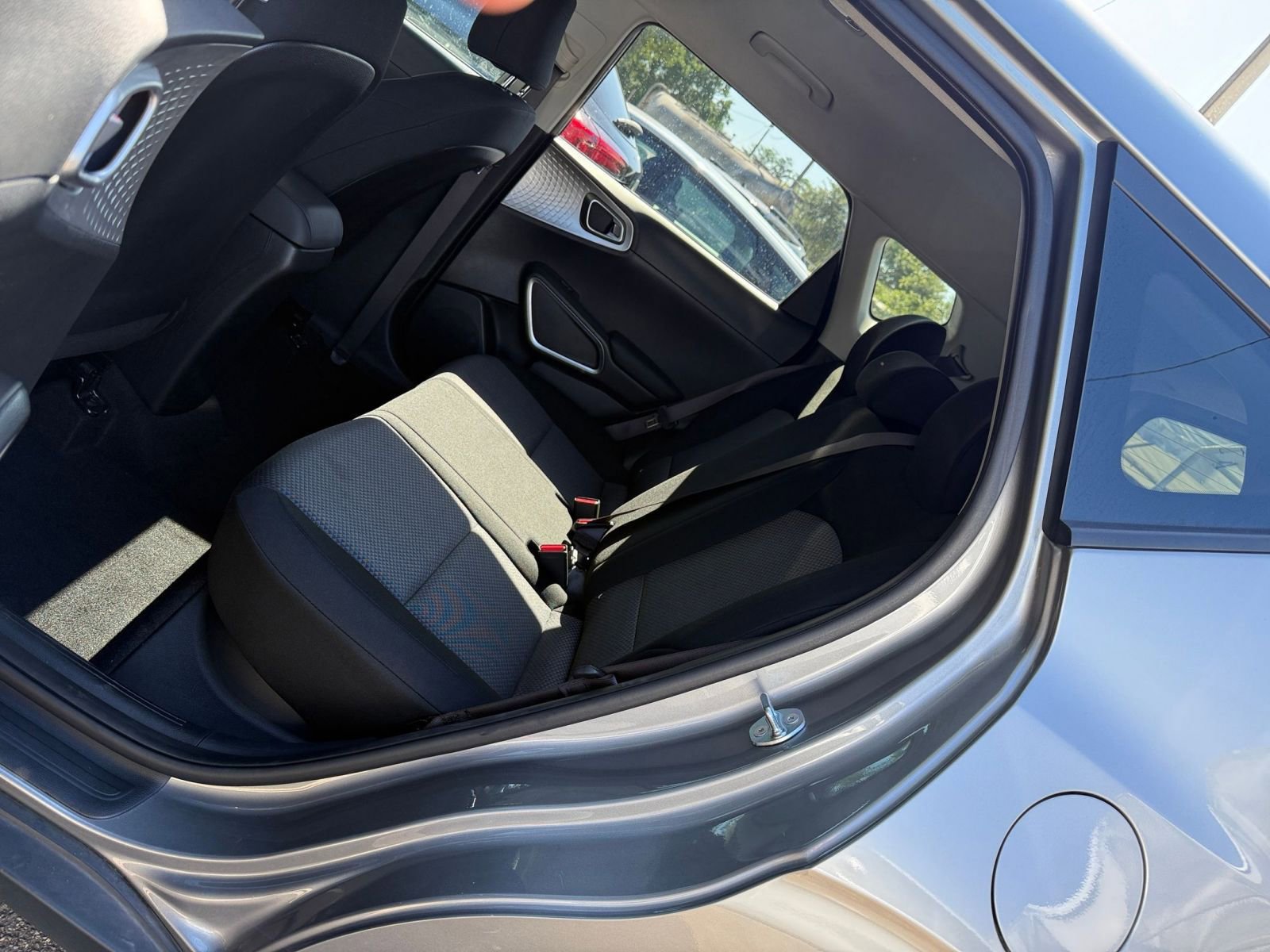 Used 2025 Kia Soul LX w/ LX Technology Package FWD image 36