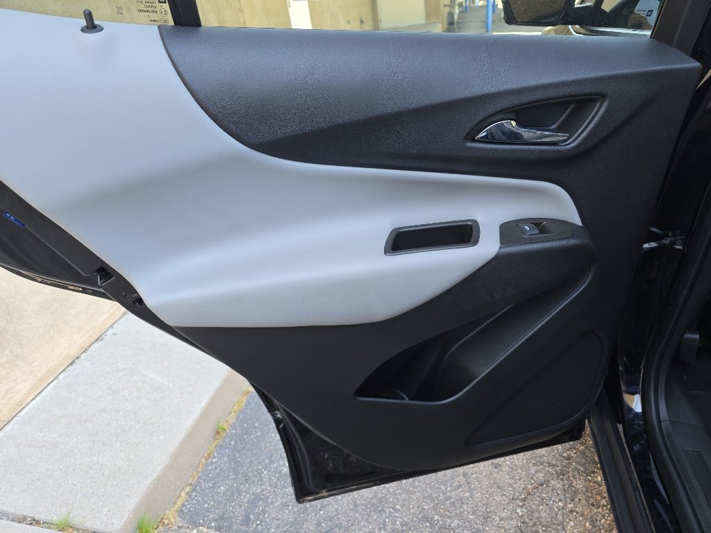 Used 2023 Chevrolet Equinox LS w/ LS Convenience Package image 27