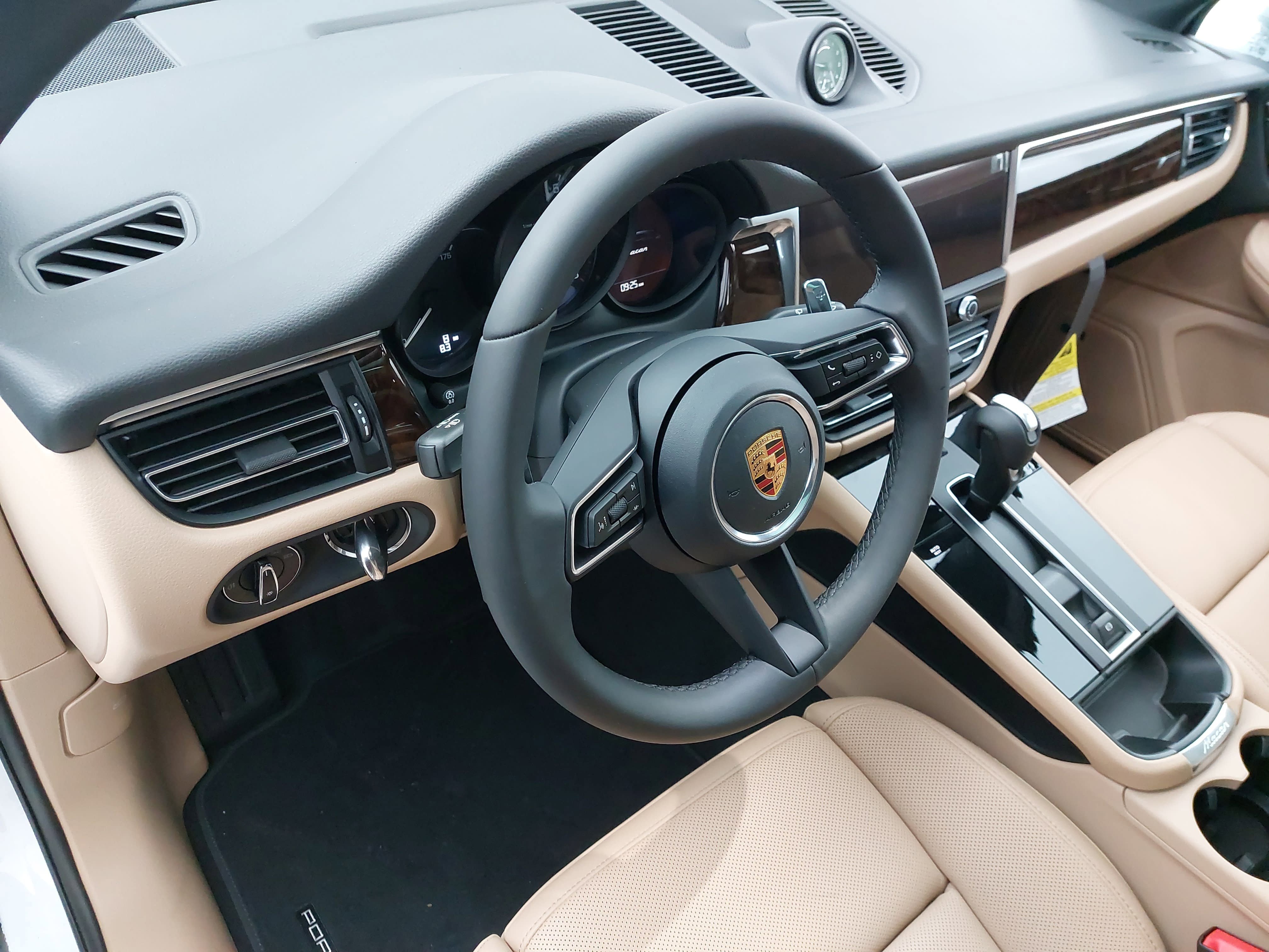 New 2026 Porsche Macan AWD/4WD image 18