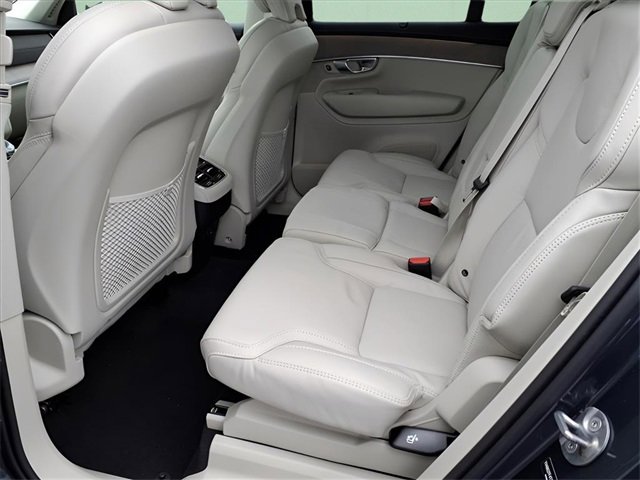 New 2026 Volvo XC90 B6 Ultra image 8