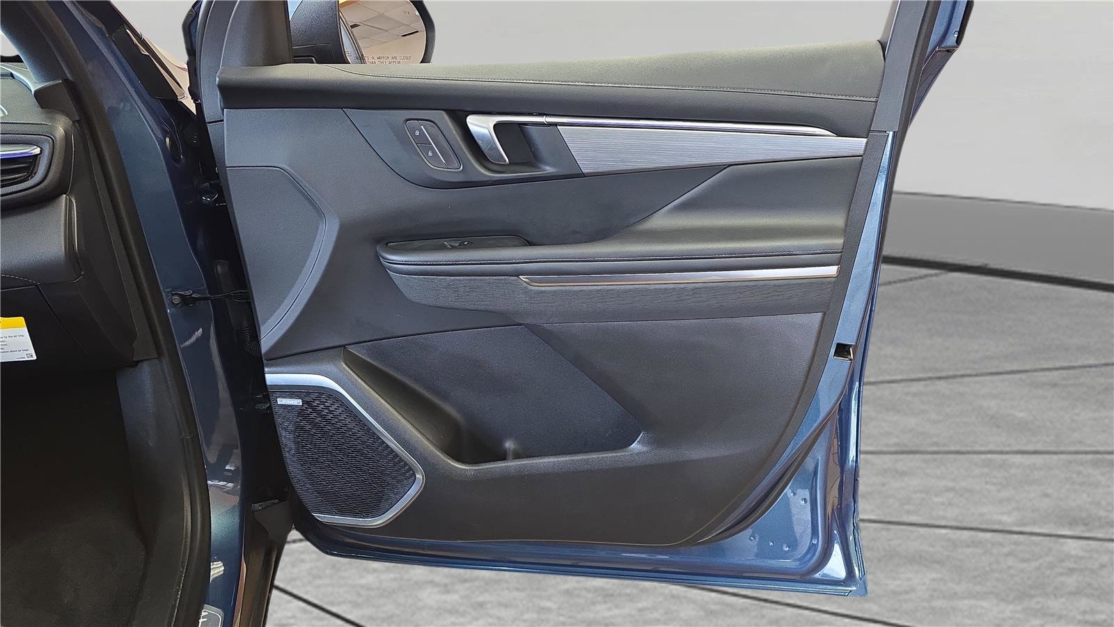 Used 2025 Buick Enclave Preferred image 15