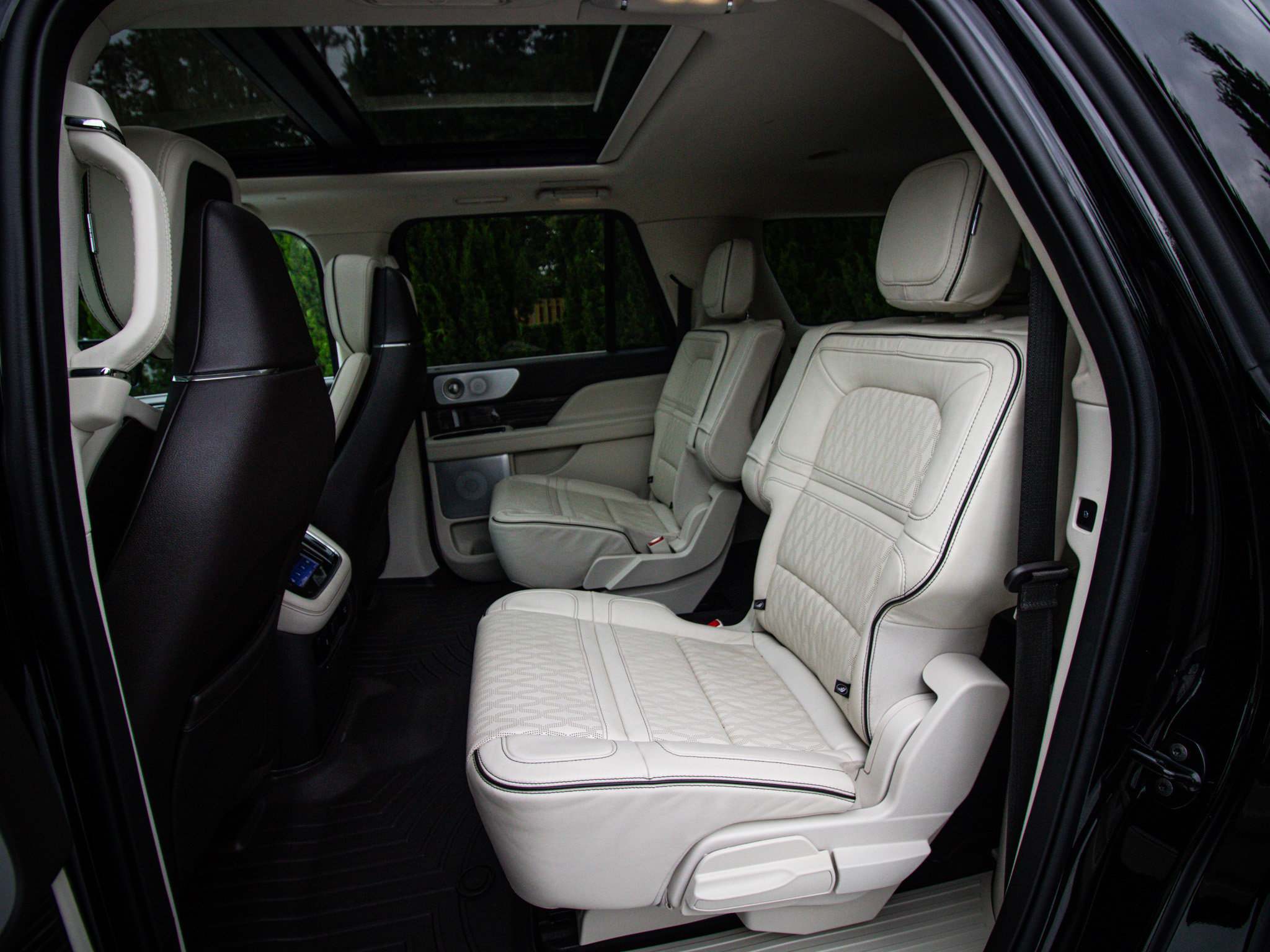 Used 2024 Lincoln Navigator L Black Label AWD/4WD image 31