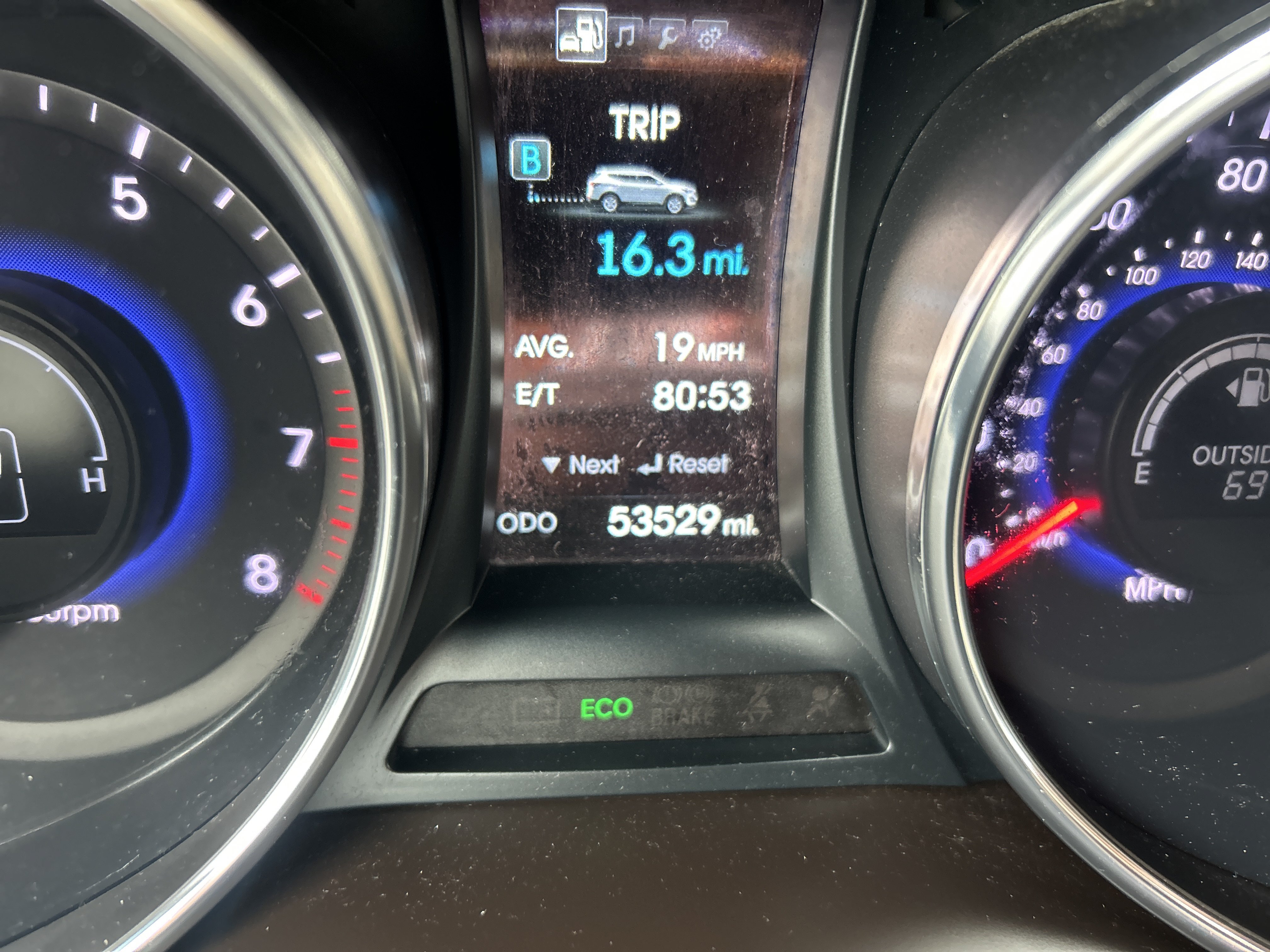 Used 2016 Hyundai Santa Fe Sport 2.0T AWD/4WD image 23