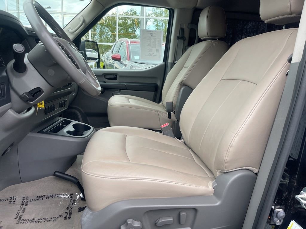 Used 2021 Nissan NV 3500 SL RWD image 10