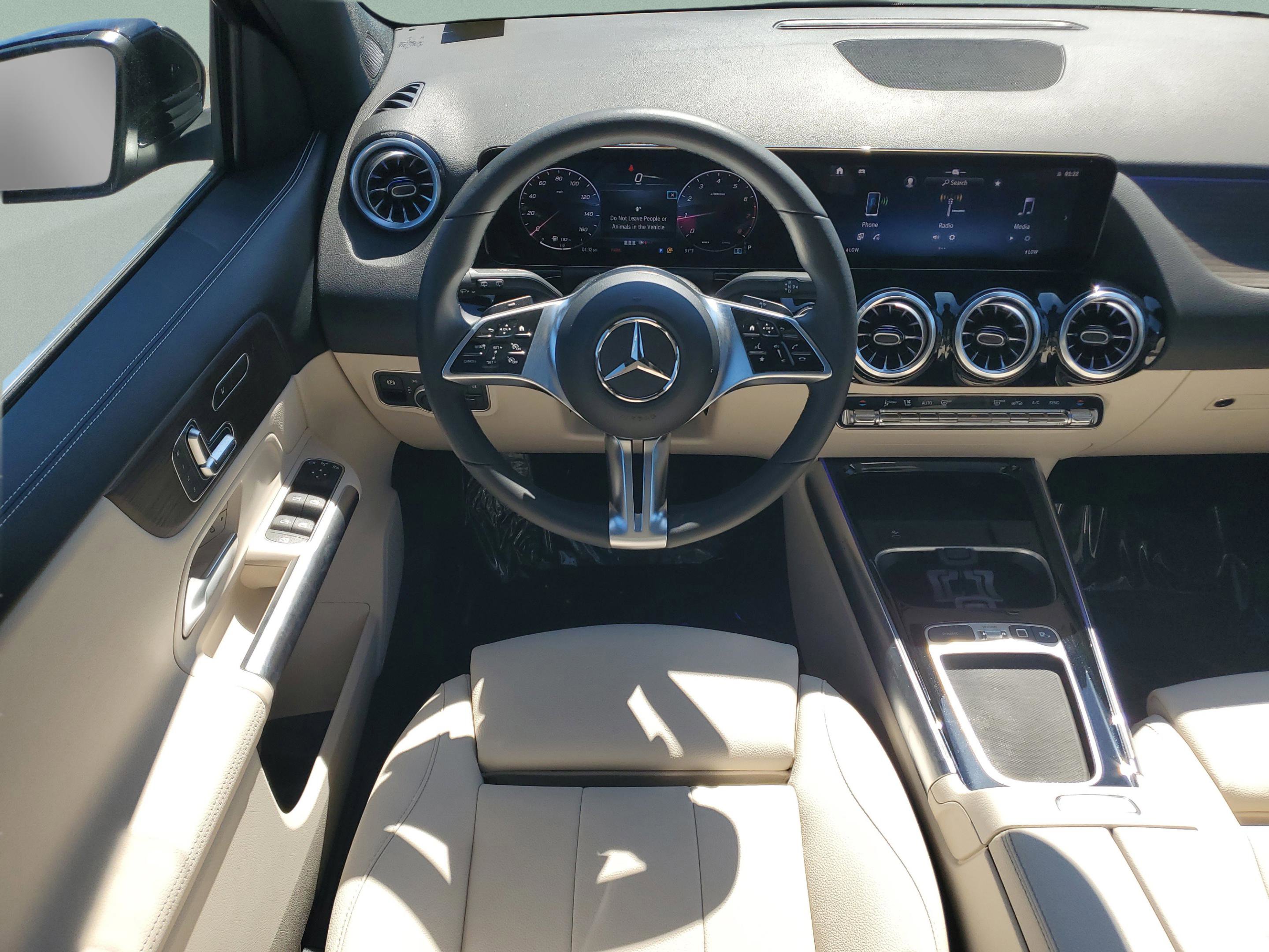 Certified 2025 Mercedes-Benz GLA 250 image 13