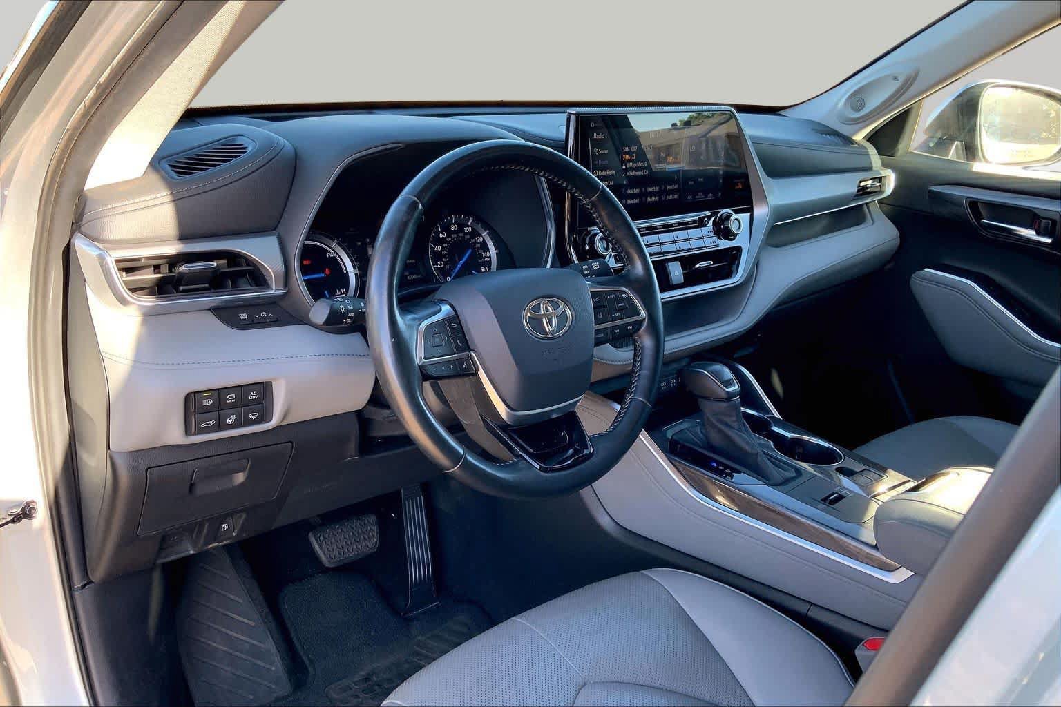 Used 2020 Toyota Highlander Platinum AWD/4WD image 43