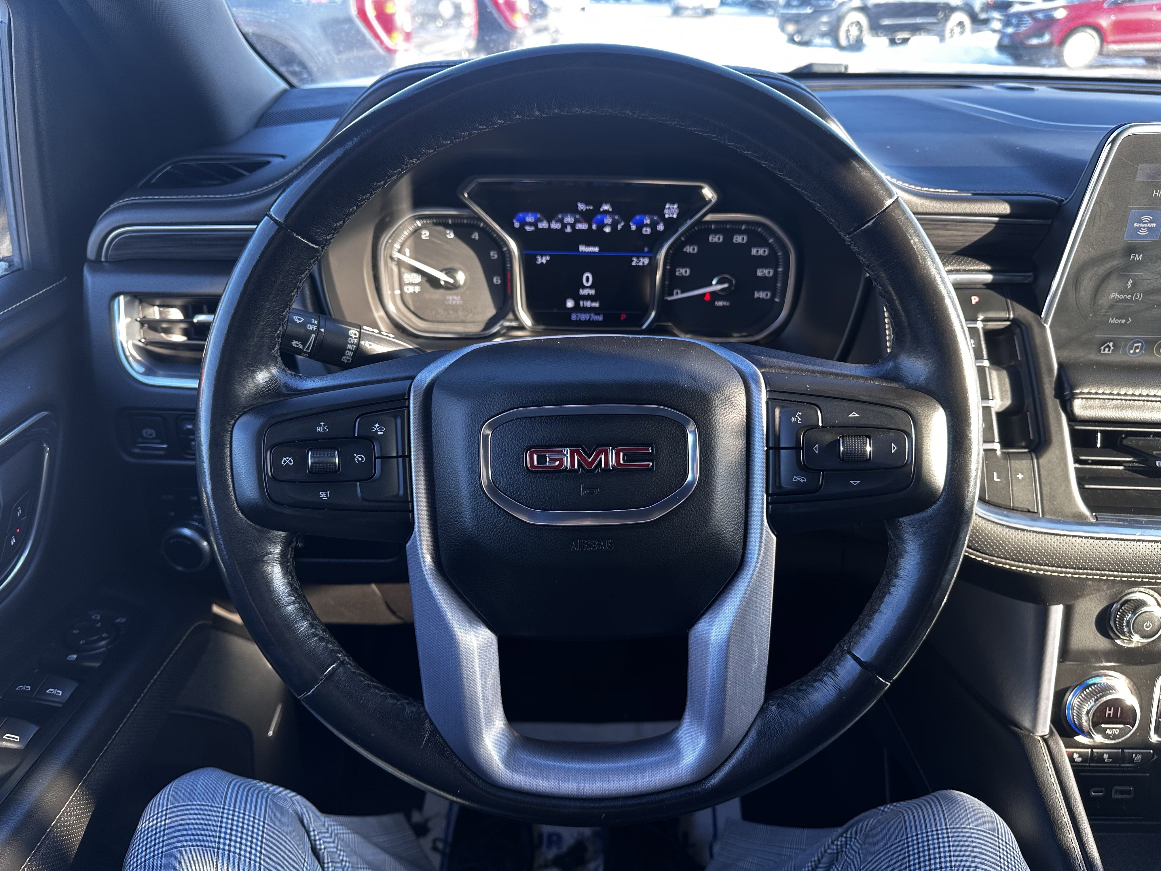 Used 2021 GMC Yukon SLT image 9