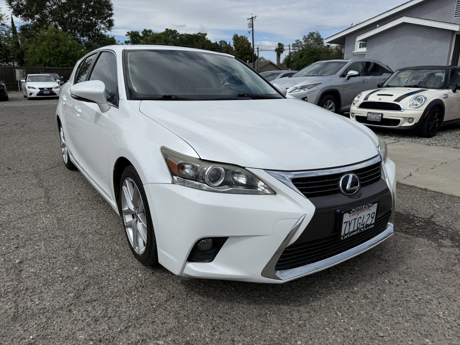 Used 2017 Lexus CT 200h w/ Navigation System Package FWD image 3