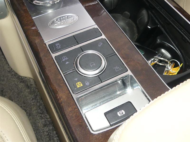 Used 2018 Land Rover Range Rover HSE image 38