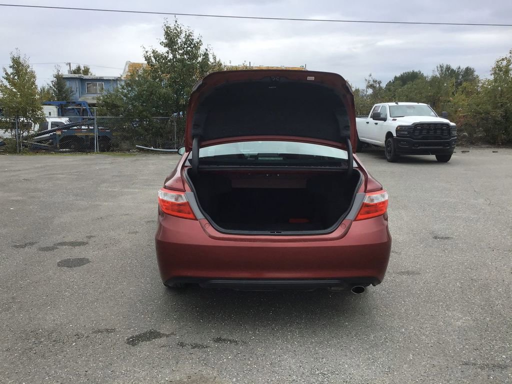 Used 2017 Toyota Camry SE image 11
