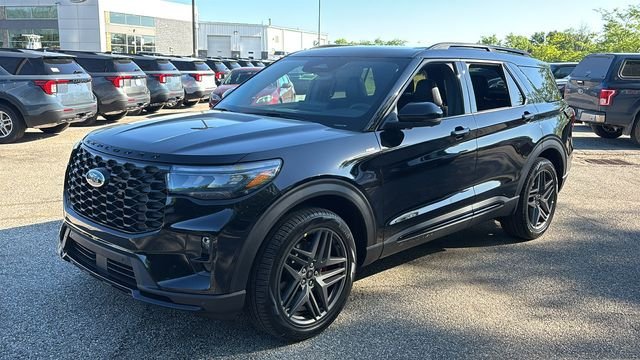 New 2026 Ford Explorer ST-Line AWD/4WD image 2