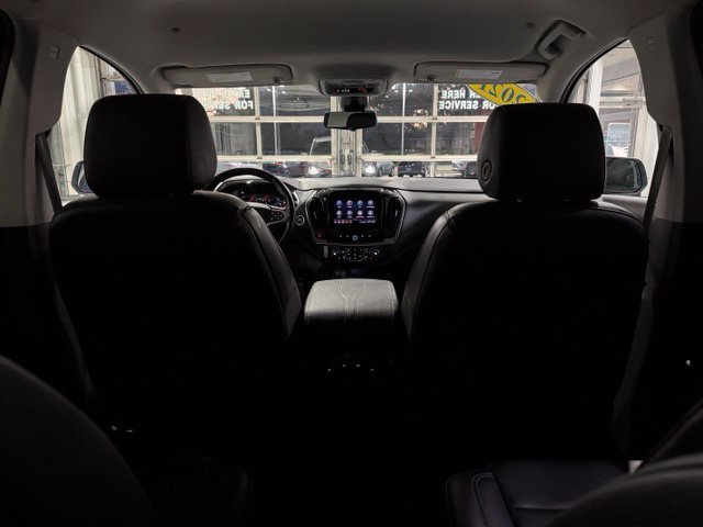 Used 2021 Chevrolet Traverse RS FWD image 17