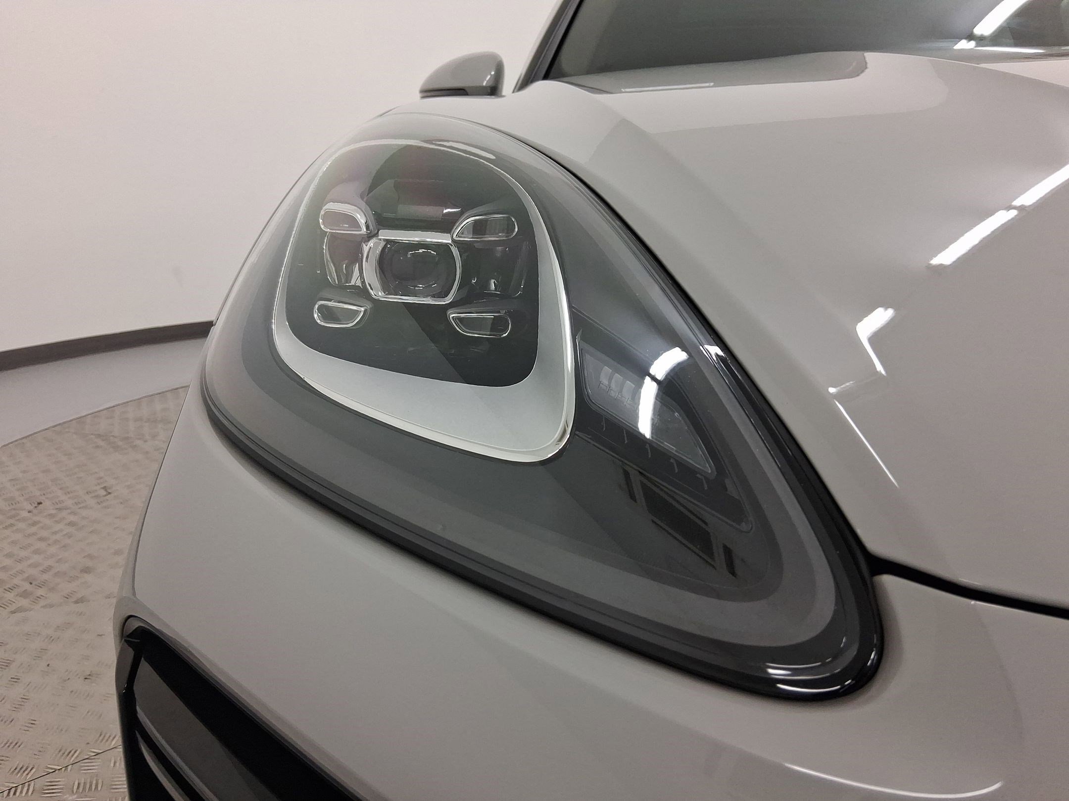 Certified 2022 Porsche Cayenne Turbo image 12