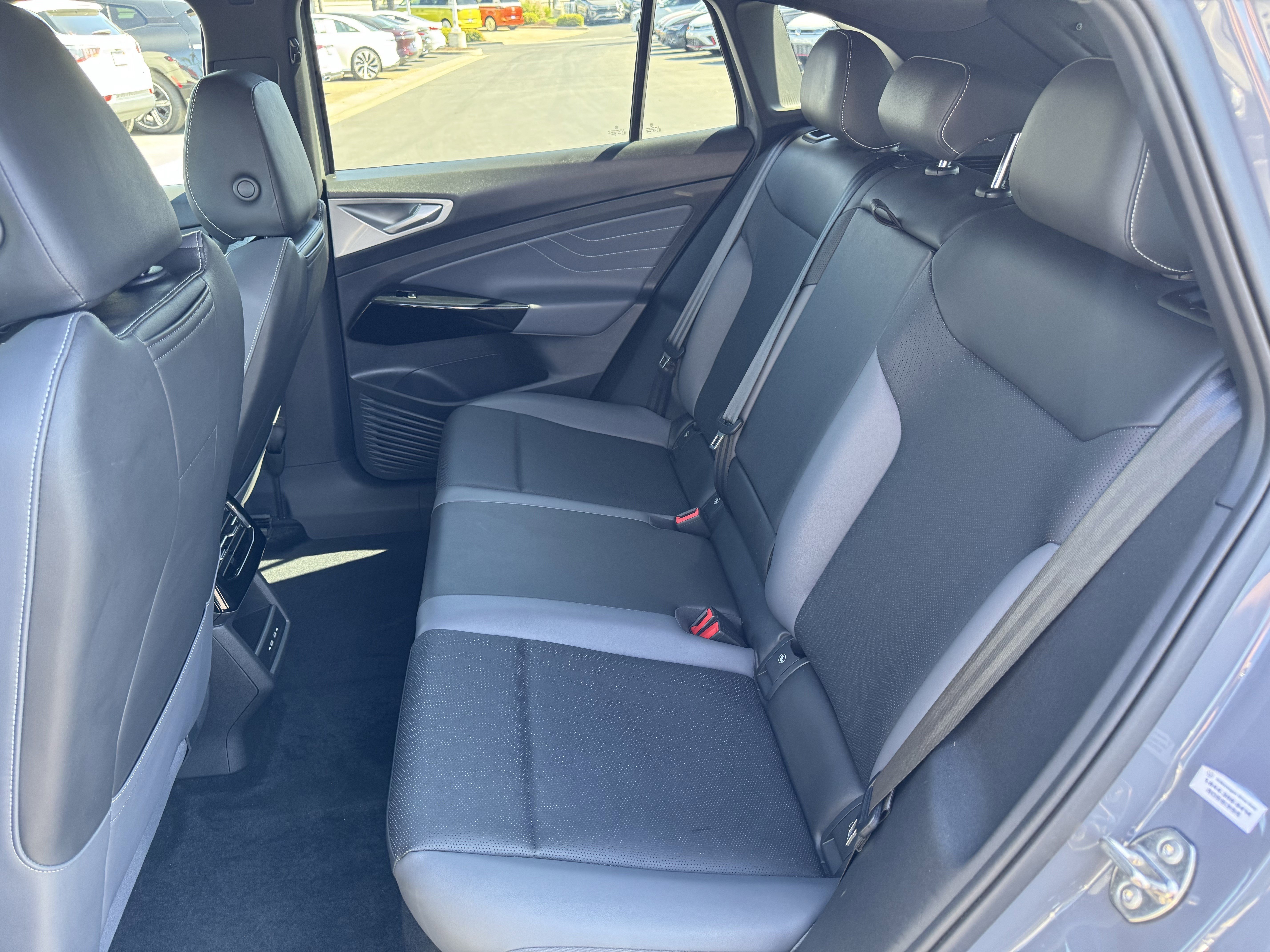 Used 2023 Volkswagen ID.4 Pro S image 32