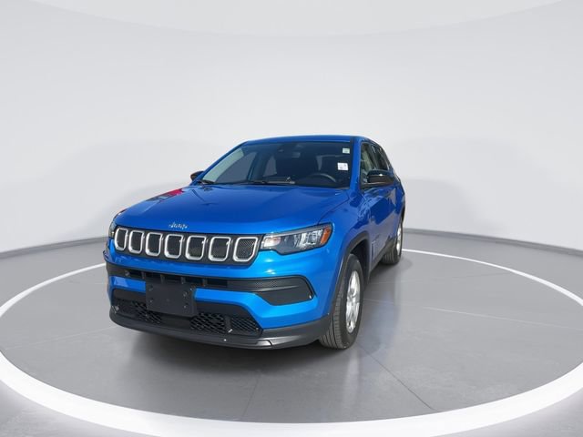 Used 2022 Jeep Compass Sport image 3