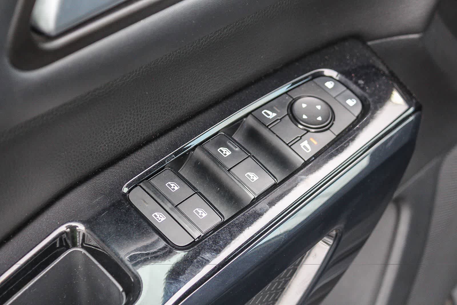 Used 2022 Nissan Pathfinder SV FWD image 26