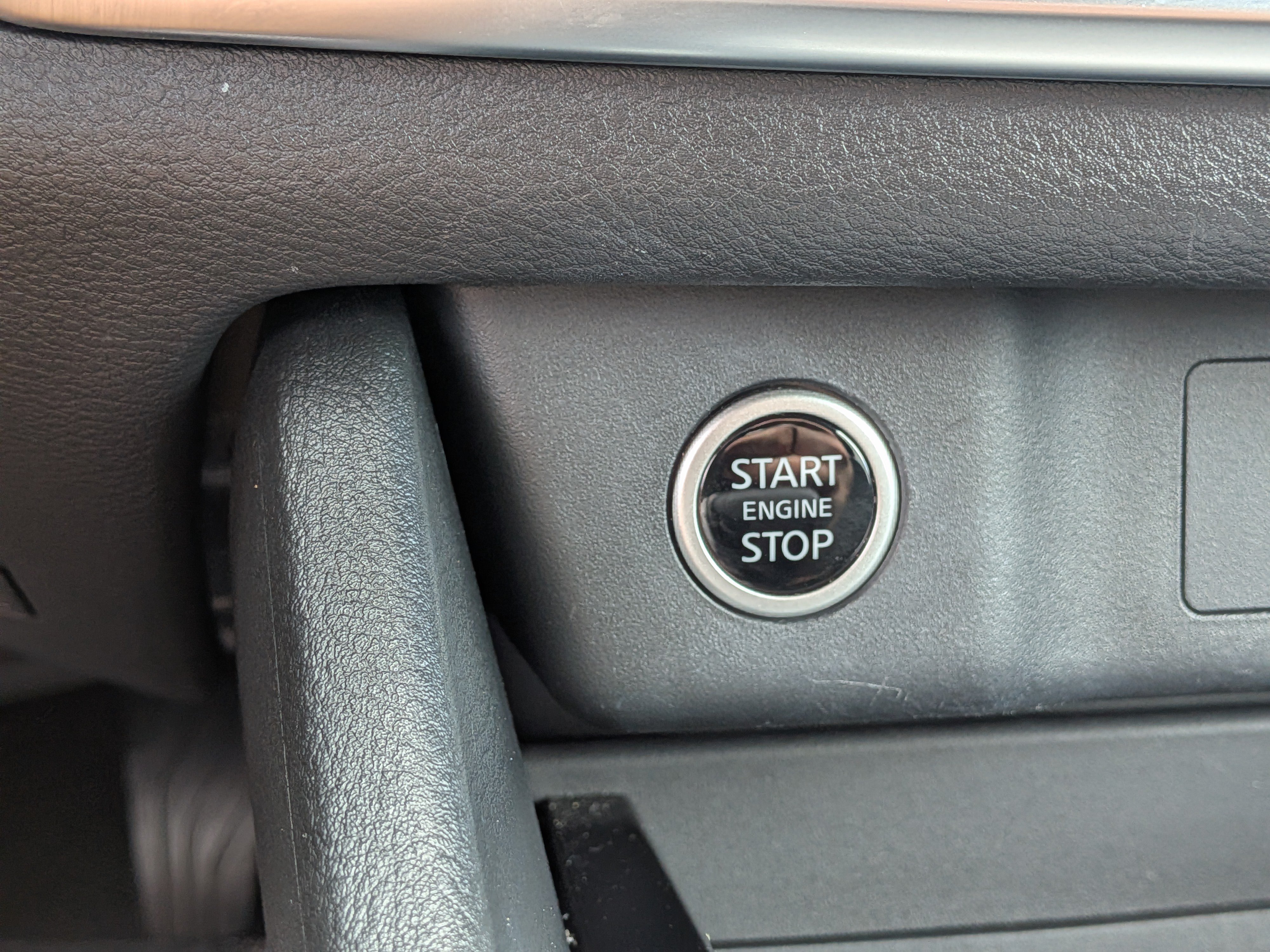 Used 2023 Nissan Rogue S FWD image 29