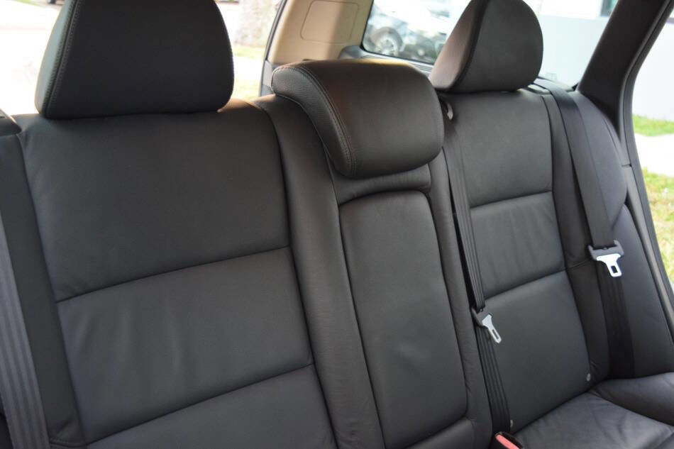 Used 2011 Volvo V50 T5 image 50