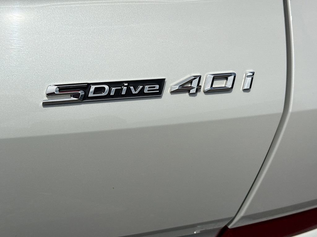 Used 2021 BMW X6 sDrive40i w/ Premium Package image 11