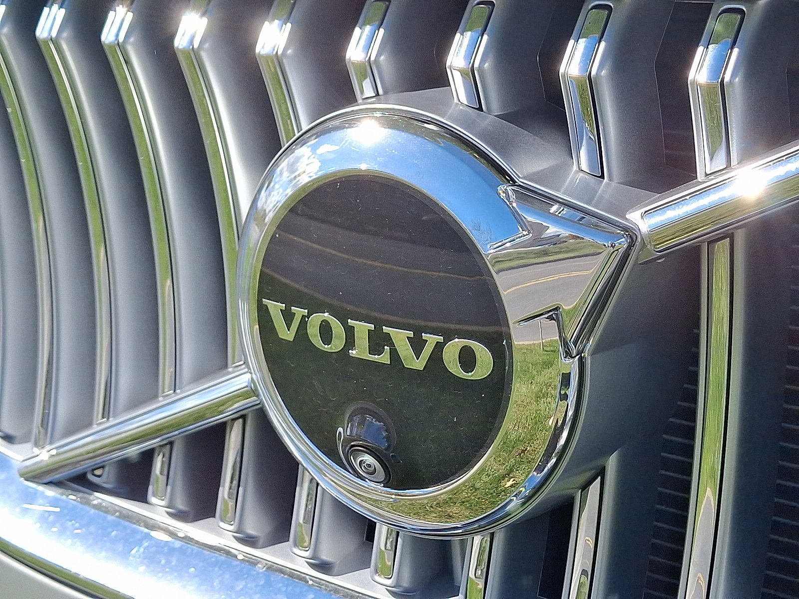 Used 2024 Volvo XC90 T8 Plus w/ Protection Package Premier image 32