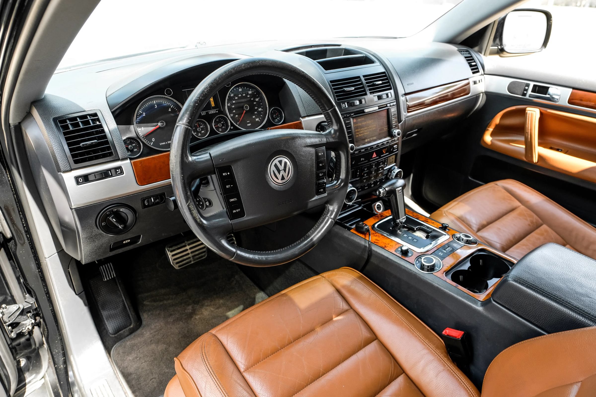 Used 2006 Volkswagen Touareg V10 TDI AWD/4WD image 15