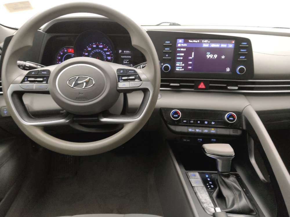 Used 2021 Hyundai Elantra SEL FWD image 22