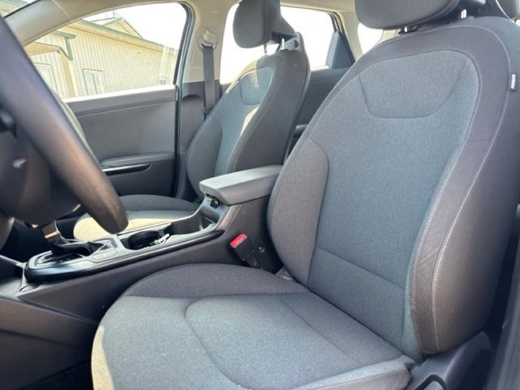Used 2025 Kia K4 FWD image 13