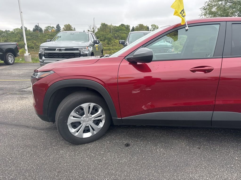 Used 2025 Chevrolet Trax LS image 6