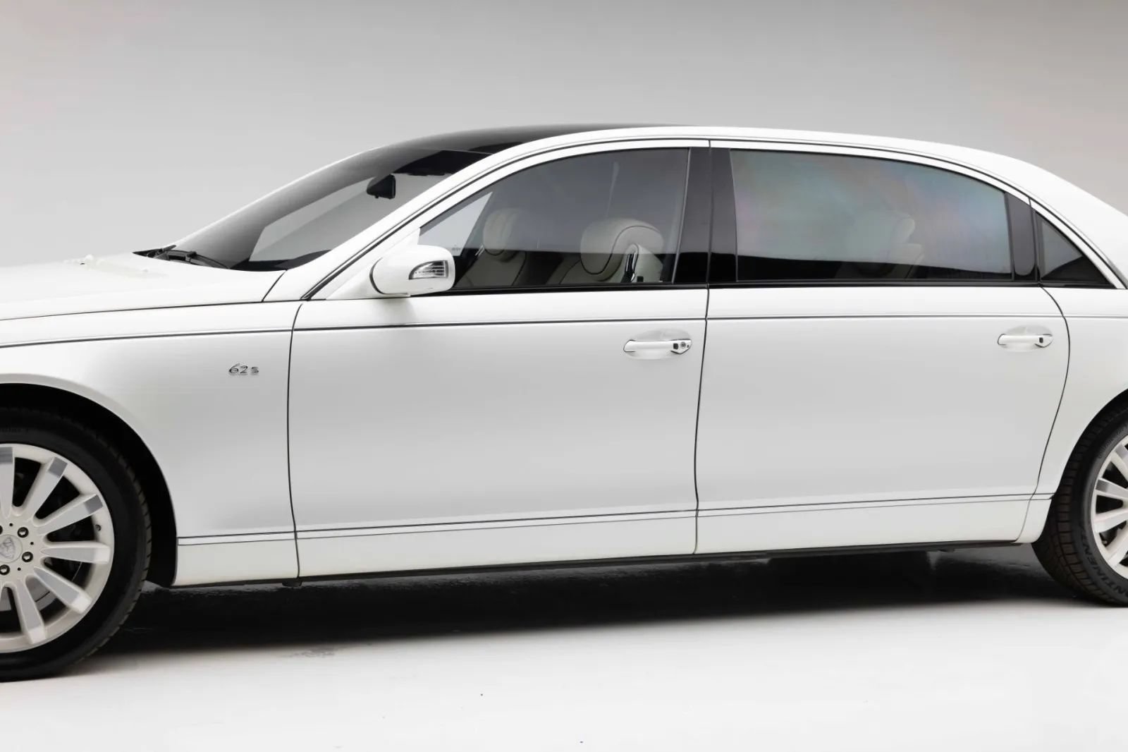 Used 2009 Maybach 62 S RWD image 33