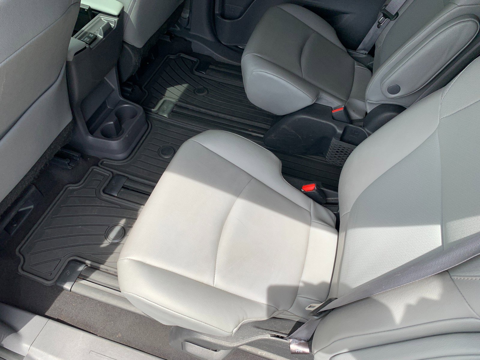 Used 2022 Toyota Sienna XLE AWD/4WD image 28