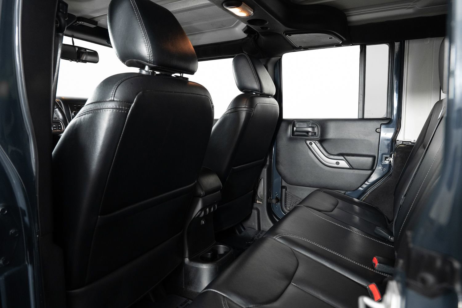 Used 2018 Jeep Wrangler Unlimited Sahara image 18