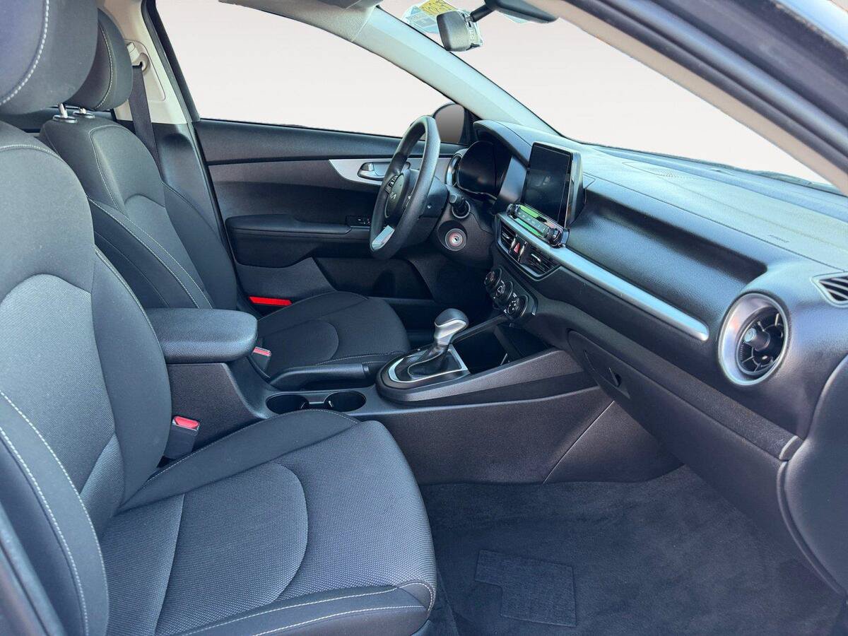 Used 2023 Kia Forte LXS FWD image 15