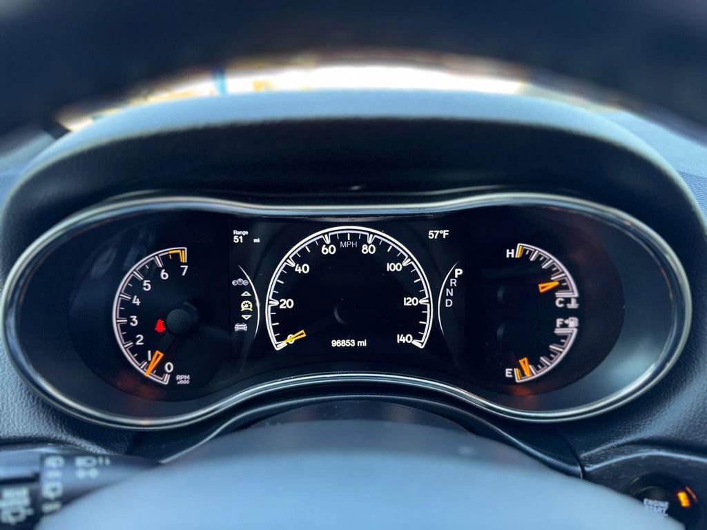 Used 2018 Jeep Grand Cherokee Laredo AWD/4WD image 15