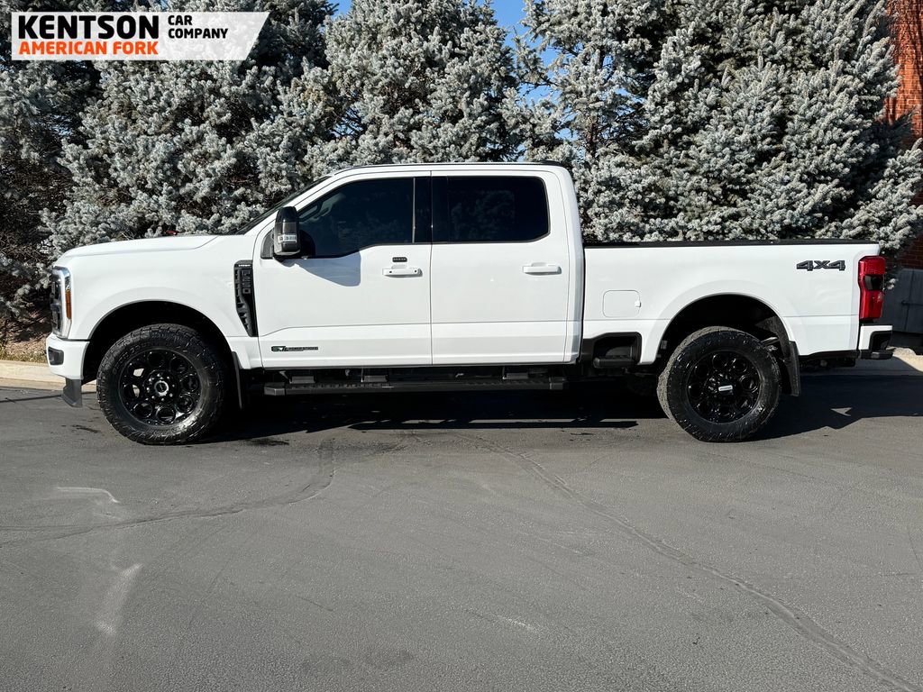 Used 2025 Ford F250 Lariat w/ Black Appearance Package image 4