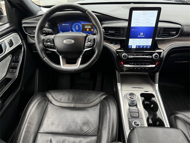 Certified 2022 Ford Explorer Platinum w/ Equipment Group 601A image 8