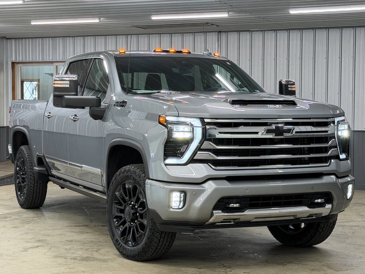 Used 2024 Chevrolet Silverado 2500 High Country w/ High Country Premium Package image 12