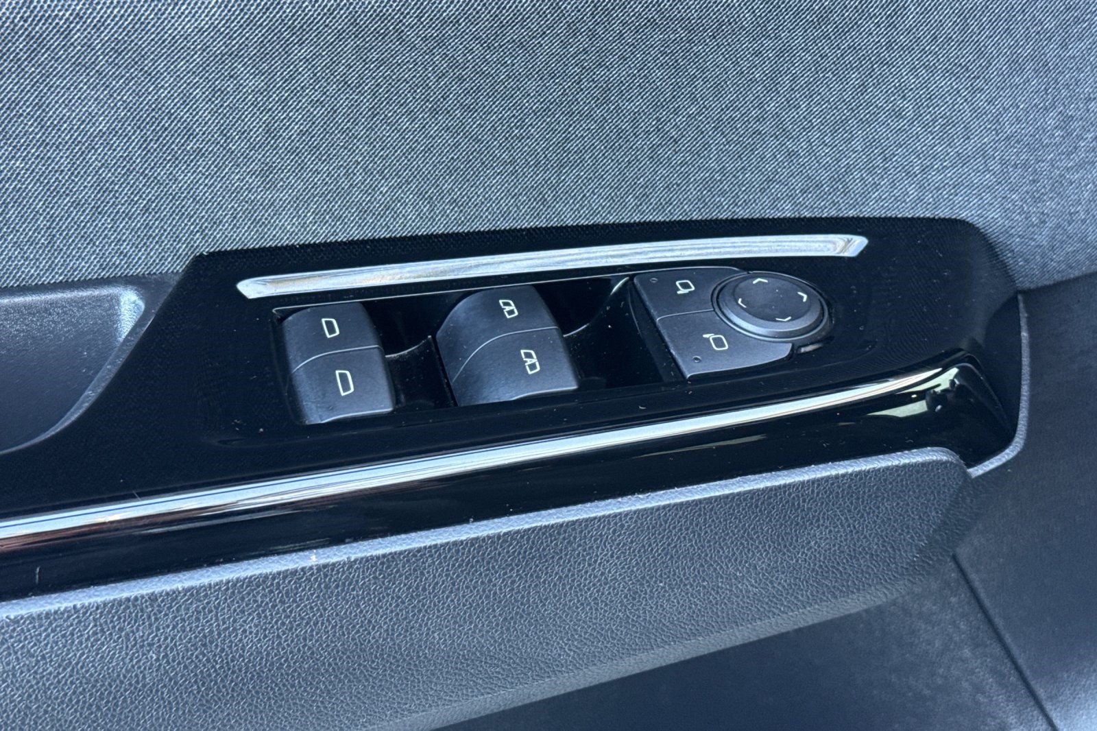 Used 2024 Honda Prologue EX image 14