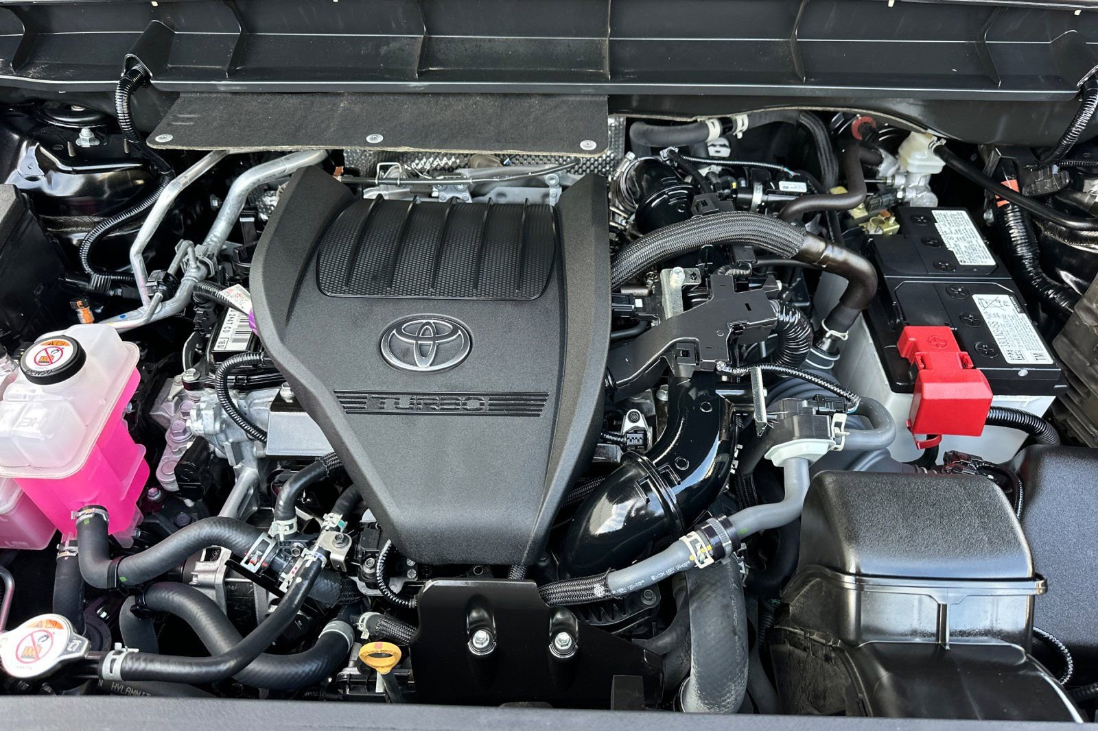 Used 2024 Toyota Highlander XSE FWD image 25