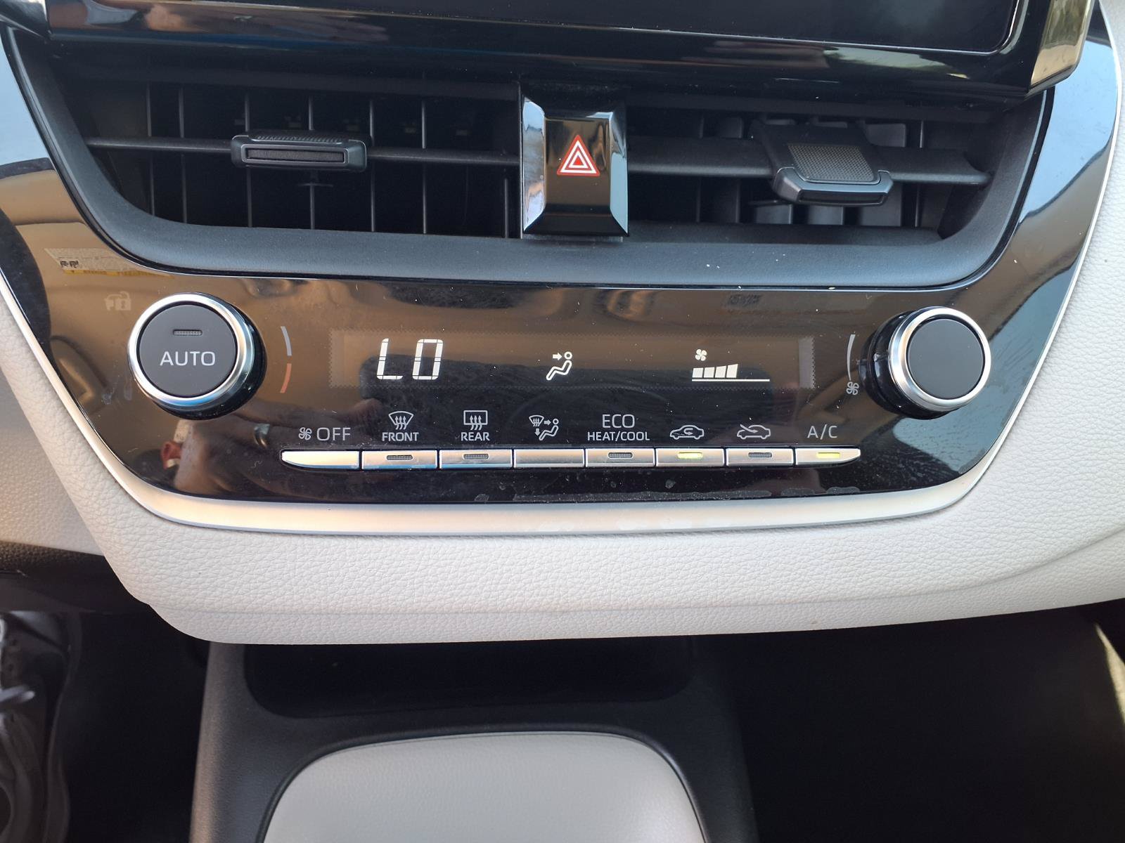 Used 2025 Toyota Corolla LE FWD image 14