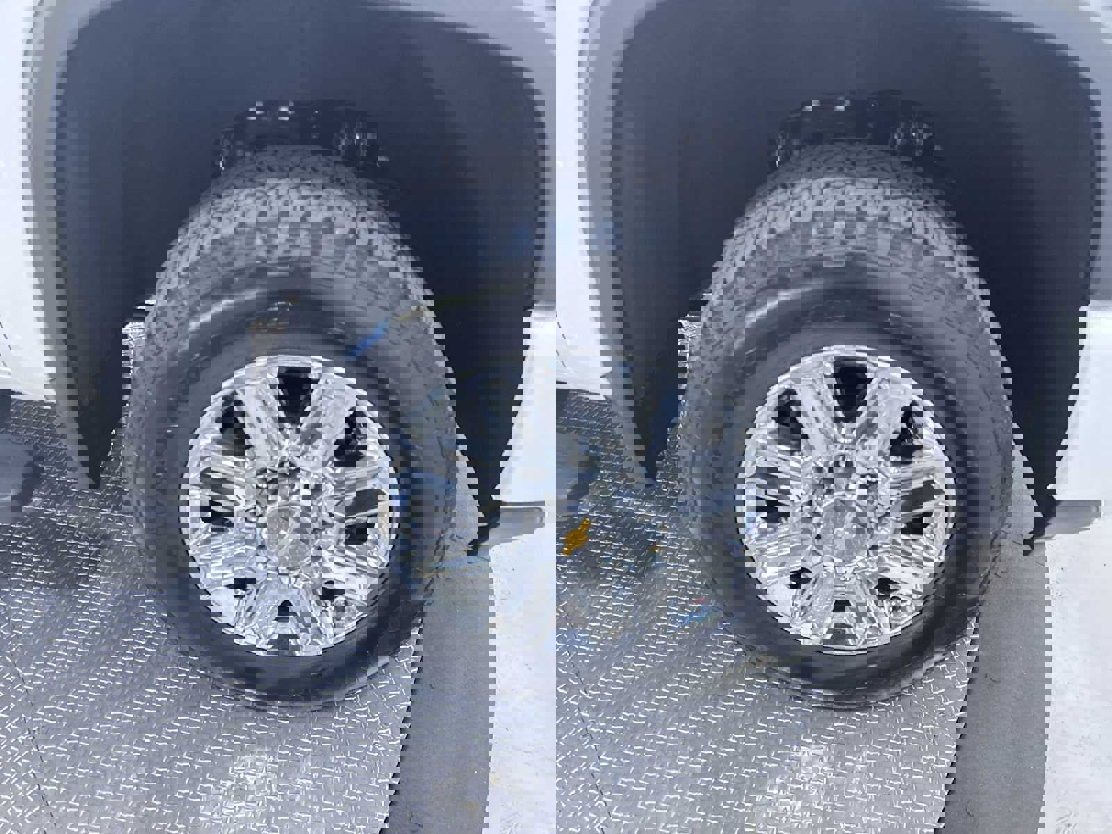 Used 2024 Chevrolet Silverado 2500 High Country w/ High Country Premium Package image 10