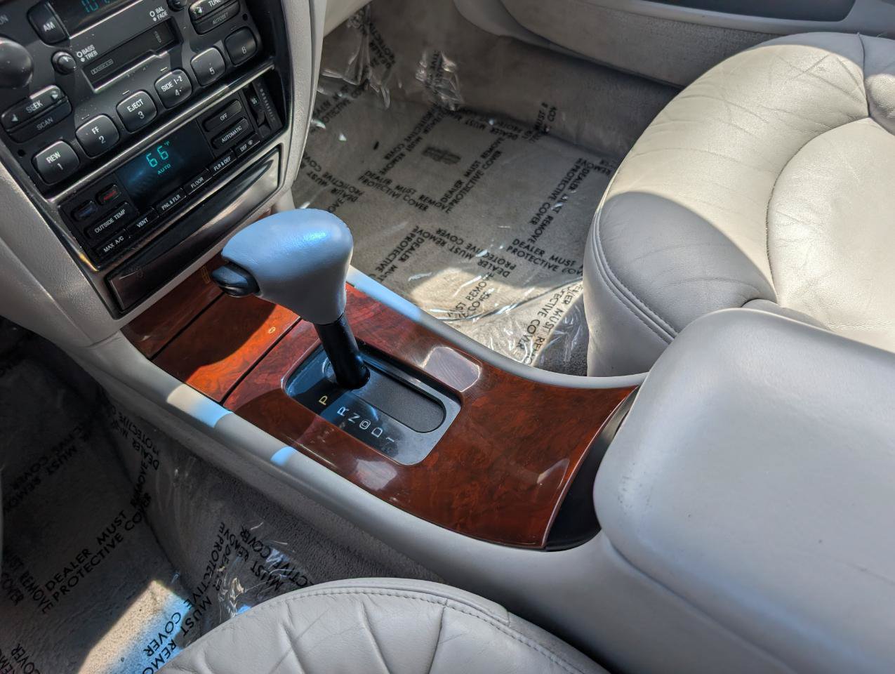 Used 1995 Lincoln Continental FWD image 24