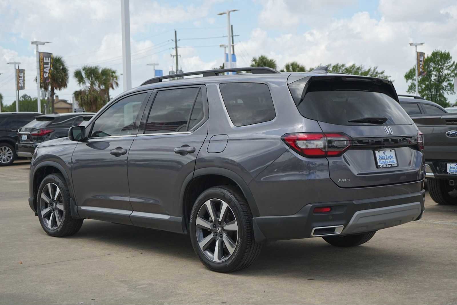 Certified 2023 Honda Pilot Touring image 4