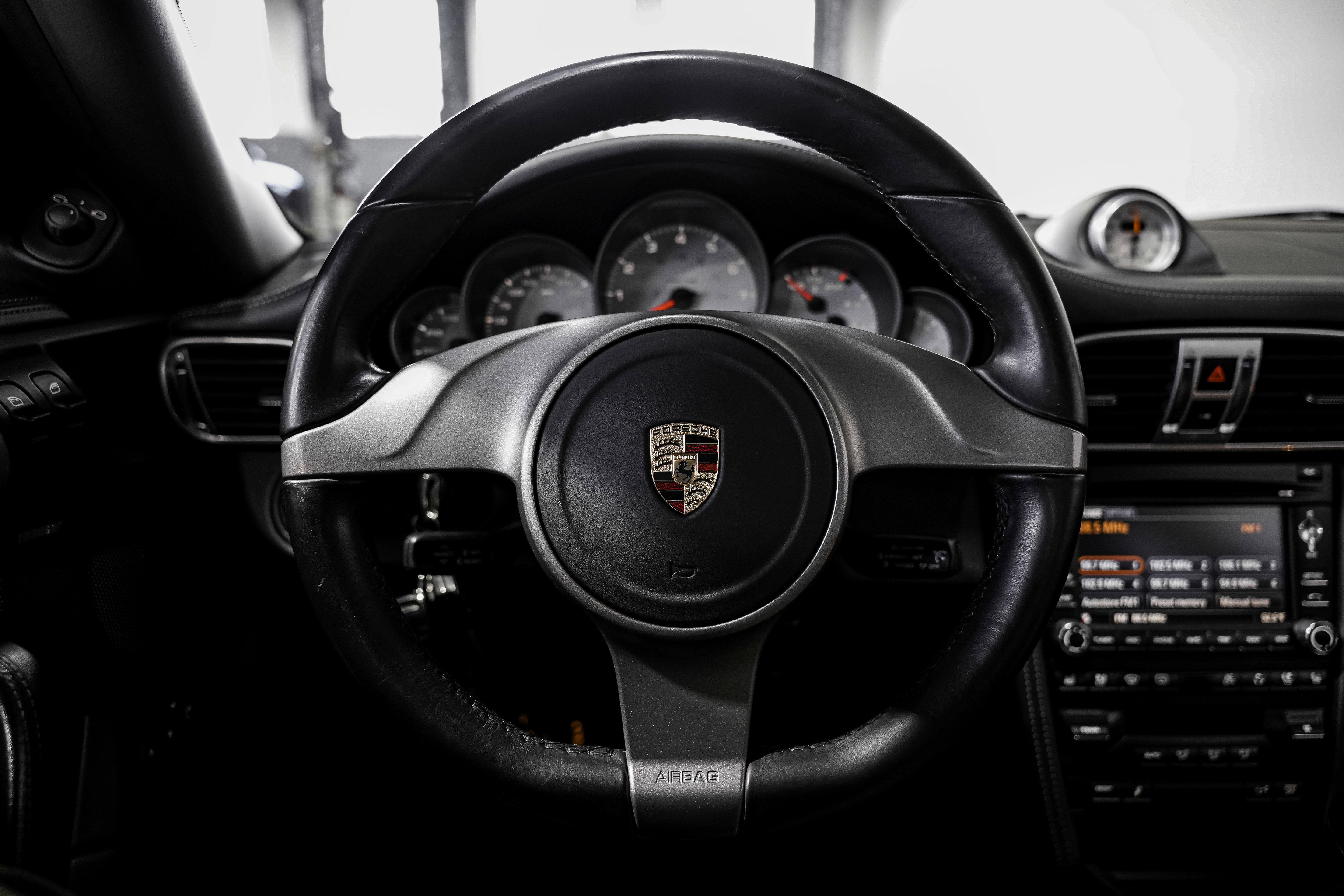 Used 2010 Porsche 911 Carrera 4S image 10