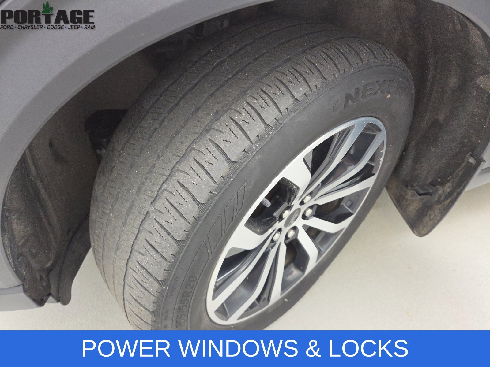 Used 2023 Ford Explorer ST AWD/4WD image 11