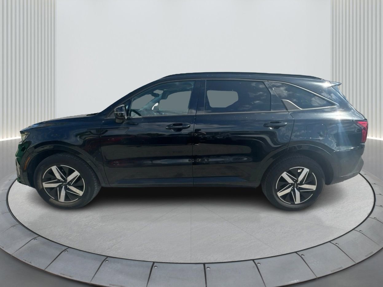 Used 2023 Kia Sorento S image 9