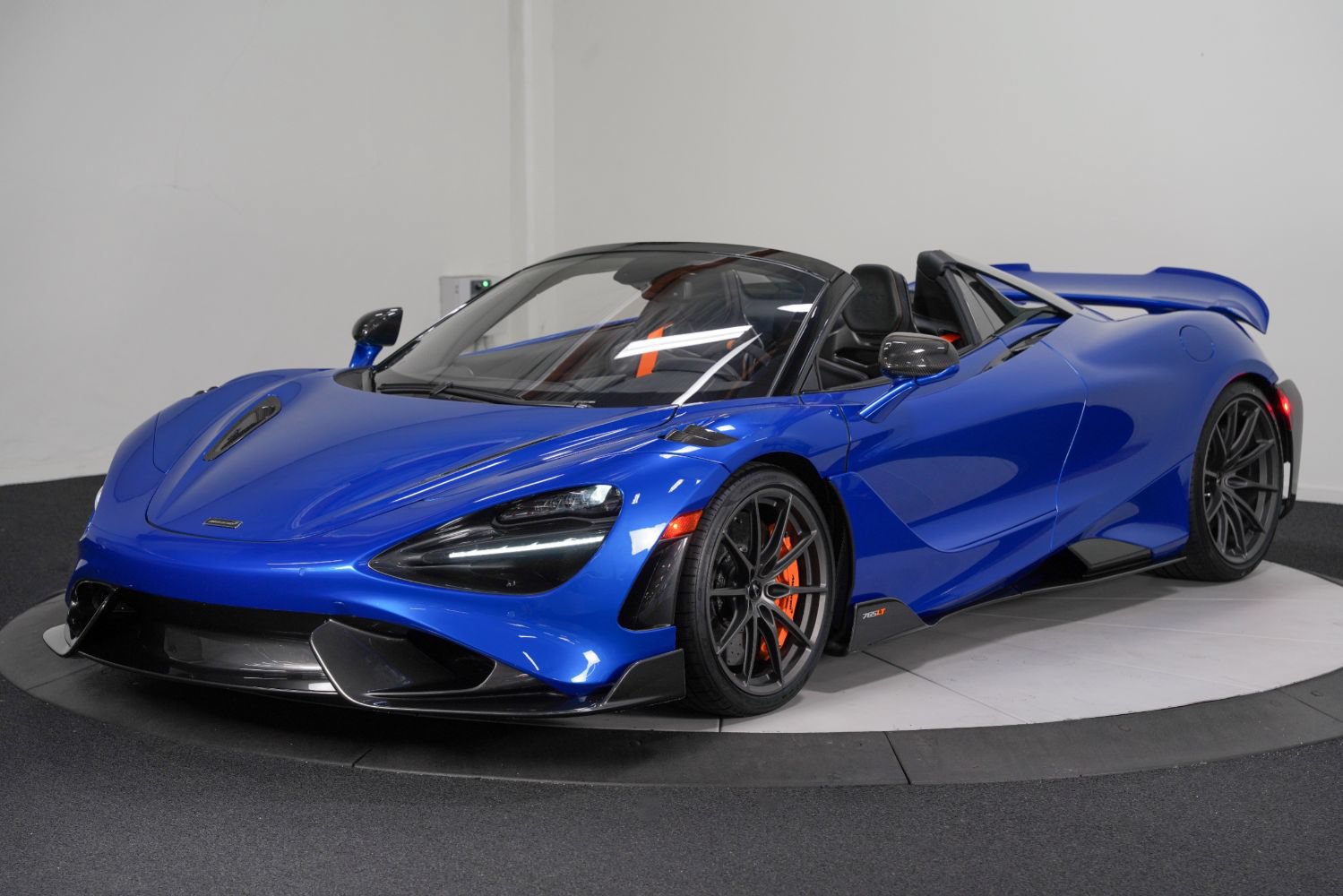 Used 2022 McLaren 765LT RWD image 7