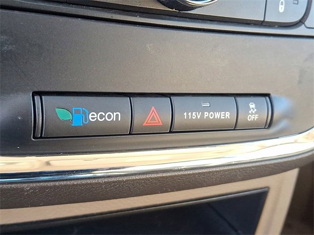 Used 2015 Chrysler Town & Country Touring image 20